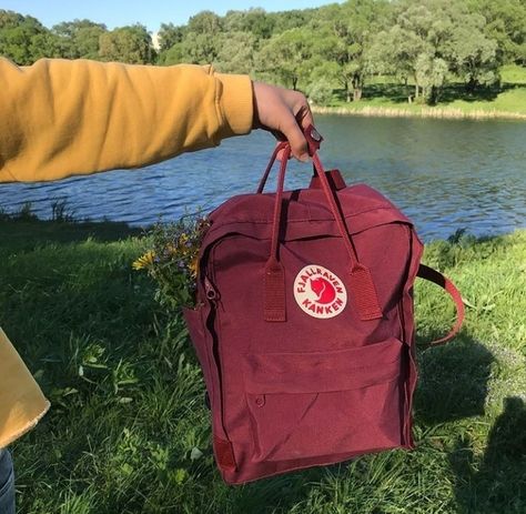 american style Whisper Confessions, Romantic Style, Kanken Backpack, Fjallraven Kanken, Fjallraven Kanken Backpack, American Style, Cool Outfits, Backpacks, Red