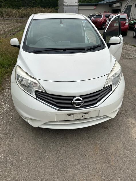 ATC JAPAN STOCK NISSAN NOTE // 2014 // E12 // White // NOW AVAILABLE ONLY IN $4200 USD CNF (Including Freight & Inspection till Nassau Port #Bahamas ) Grill Guard, Angelina Jolie Photos, Nissan Note, 360 Degree Camera, Sun Roof, Japanese Used Cars, Nissan Cars, Nassau, Angelina Jolie