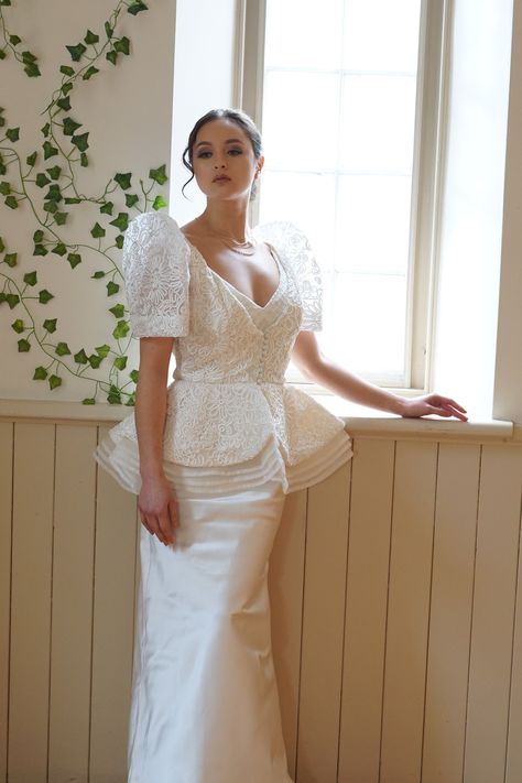 Filipiniana Dress Modern Plus Size, Modern Filipiniana Gown, Filipiniana Wedding Dress, Filipiniana Wedding Theme, Modern Filipiniana Dress, Filipiniana Wedding, Filipino Fashion, Filipiniana Dress, Wedding Gown Inspiration