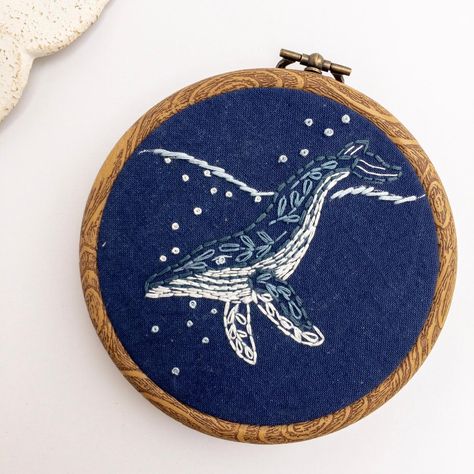 Handstitched humpback whale embroidery hoop art. #navyblue #sea #ocean #floral #illustration #wallart #shelfdecor Ocean Textiles, Humpback Whale Art, Whale Embroidery, Wood Embroidery, Felt Crafts Diy, Whale Art, Baby Embroidery, Floral Illustration, Embroidery On Clothes