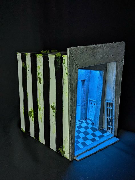 Booknook Ideas Easy, Beetlejuice Diorama, Beetlejuice Crafts, Booknook Diy, Beetlejuice Decor, Moody Still Life, Bookshelf Art, Halloween Clay, Cardboard Sculpture