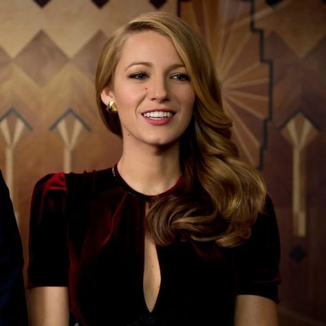 Blake Lively Is an Ageless Beauty in The Age of Adaline Trailer Age Of Adeline, Blake Lively Age, Hair Highlight Trends, Ecaille Hair, The Age Of Adaline, Blake Lively Hair, Age Of Adaline, Elisabeth Shue, Elizabeth Hurley