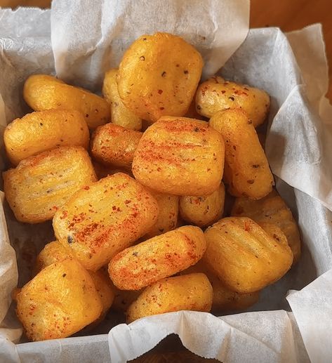 Potato Pillow Recipe, Bubble Potato Pillows, Mashed Potato Bites, Deep Fried Potatoes, Crunchy Potatoes, Potato Snacks, Potato Skin, Potato Bites, Potato Skins