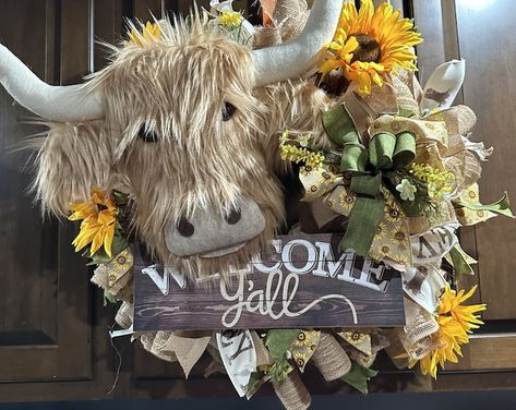 Cow Head Custom Door Hanger Cut Out Cow Head Sign - Etsy Highland Cow Wreath, Highland Cow Decor, Cow Wreath, Cowboys Wreath, Custom Door Hangers, Wire Wreath Frame, Cow Decor, Cow Head, Snowman Wreath