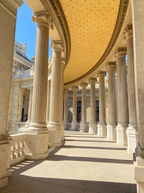 Greek Castle Interior, Greek Buildings Aesthetic, Greco Roman Architecture, Mount Olympus Aesthetic, Roman Architecture Aesthetic, Roman Background, Hierarchy Architecture, Olympus Aesthetic, Ancient Buildings Architecture