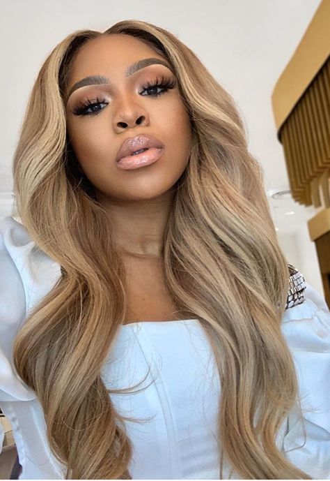 Weave Hair Color, Blonde Hair Girl, Honey Blonde Hair, Brown Blonde Hair, Hair Inspiration Color, Hair Inspo Color, Blonde Hair Color, Balayage Hair, Hair Highlights