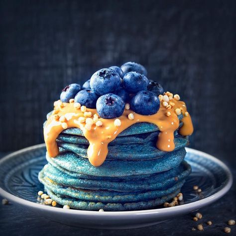 Spirulina Pancakes, Healthy Blueberry Pancakes, Blue Pancake, Green Foods, Healthy Pancake Recipes, Blue Spirulina, Spirulina Powder, Healthy Blueberry, Blue Food