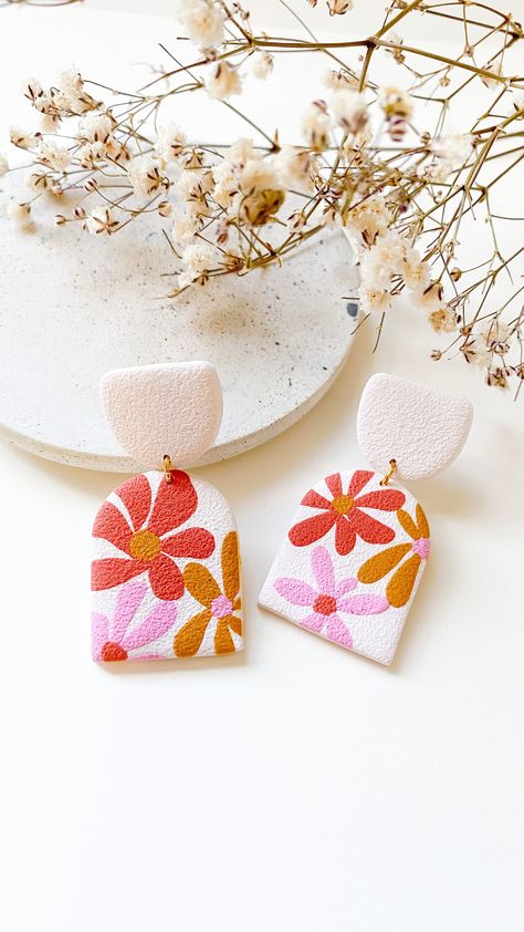 Summer Clay Earring Ideas, Summer Clay Earrings, Boho Clay Earrings, Handmade Small Business, Diy Earrings Easy, Polymer Clay Flower Jewelry, Diy Earrings Polymer Clay, Handmade Clay Jewelry, Earring Dangle