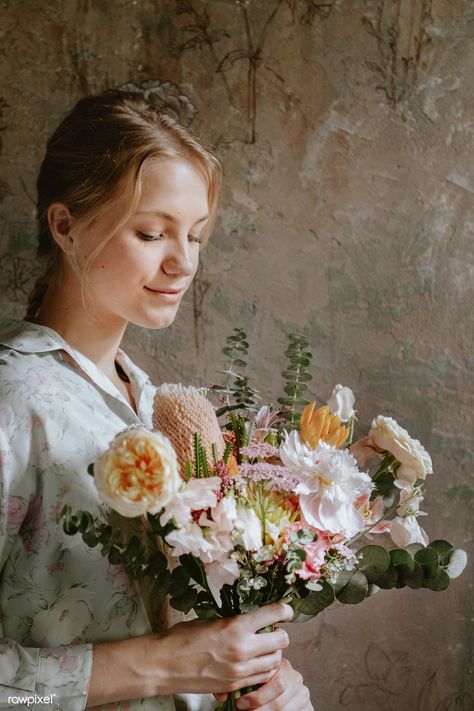 Woman holding a bouquet of flowers | premium image by rawpixel.com / Jira Person Holding Bouquet Drawing Reference, How To Pose With Flowers, Person Holding Flowers, Holding Flower Bouquet Pose, Woman With Flower Bouquet, Person Holding Flowers Drawing Reference, Person Holding Bouquet Reference, Girl Holding Flowers Aesthetic, Pink Flower Bouquet