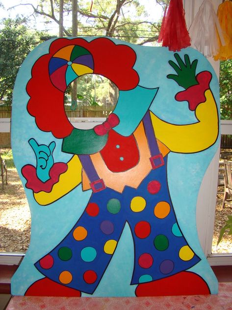 Circus Props, Carnival Crafts, Diy Carnival, Circus Carnival Party, Circus Decorations, Clown Party, Themed Photography, Party Fotos, Circus Theme Party