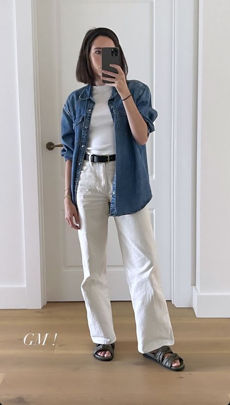 White Jeans Fit Aesthetic, White Jean Jacket Outfits Aesthetic, White Denim Jacket For Fall Streetwear, Baggy White Denim Jeans, White Non-stretch Denim Pants, White Jeans Outfit, Jeans Outfits, Fall Inspo, Jean Outfits