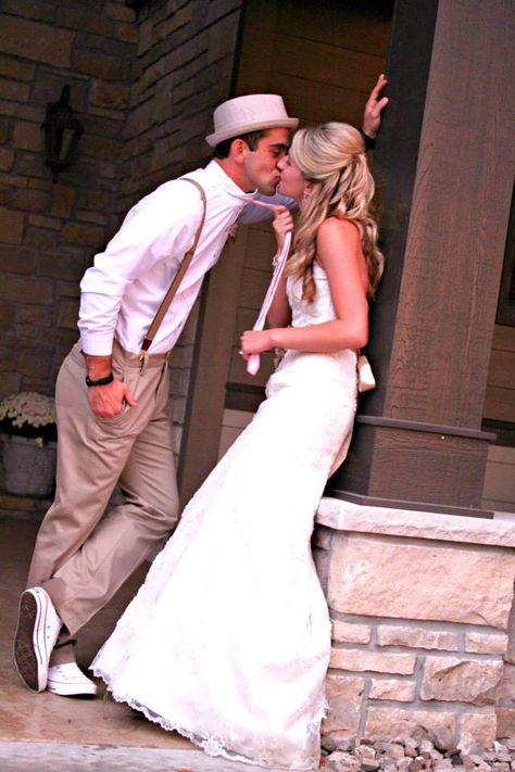 Wedding photography #wedding #photography #groom #bride Tie Pulling Pose, Pulling Tie Pose, Hugs And Kisses Images, Images To Draw, Pose Models, Wedding Photography Groom, Anatomy References, Marriage Photography, Kiss Images