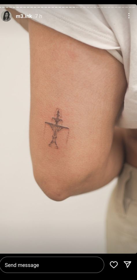 Academia Aesthetic Tattoo, Tattoos To Get In France, Small Statue Tattoo, Small Vintage Tattoo Ideas, Italian Art Tattoo Ideas, Tiny Tattoos Italy, Pompeii Tattoo Ideas, Dainty Detailed Tattoos, Art Inspired Tattoos Famous