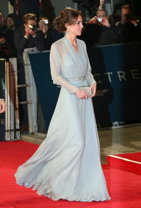 Alexander Mcqueen Designs, Light Blue Gown, Looks Kate Middleton, Jenny Packham Dresses, Black Lace Gown, Kate Middleton Dress, Blush Gown, Estilo Real, Princess Kate Middleton