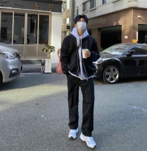 Korean Guy Street Fashion, Streetwear Men Outfits Asian, Guy Korean Fashion, Asian Guy Clothes, Asian Men Style Street Fashion, Korean Guys Outfits, Asian Outfits Korean Fashion Men, Korean Ootd Men, Asian Men Streetwear