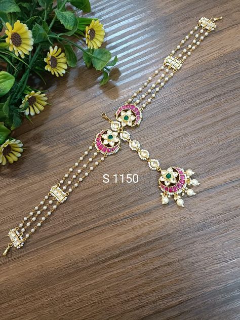 Sabyasachi Designer, Forehead Jewelry, Matha Patti, Jewelry Pakistani, Gold Bridal Jewellery Sets, Maang Tikka, Head Jewelry, South Indian Jewellery, Kundan Jewellery