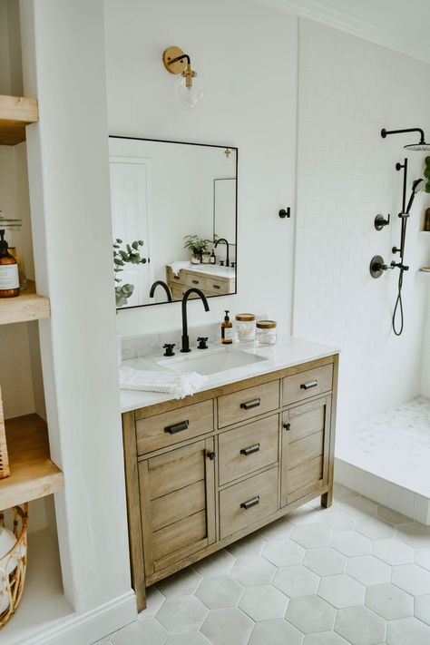 Picture Ledge Bathroom, Bathroom Free Standing Tub, Ledge Bathroom, Modern Eclectic Bathroom, Subway Tile Bathroom, White Subway Tile Bathroom, Makeover Kamar Mandi, Wooden Bathroom Vanity, Standing Tub