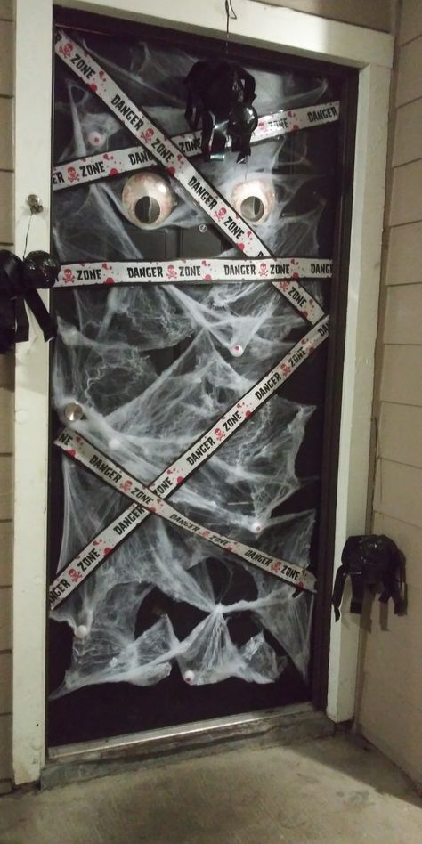 Door Decorating Contest Ideas, Puerta Halloween, Halloween Doors, Halloween Door Decoration, Halloween Classroom Door, Holiday Door Decorations, Luxury Christmas Decor, Contest Ideas, Scary Cute