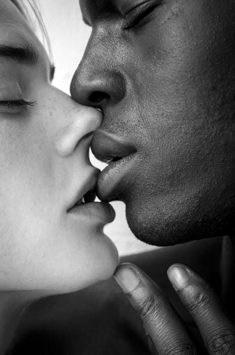 Interacial Couples, Mixed Couples, Interracial Marriage, I Like That, Interracial Love, Interracial Couples, Kissing Couples, Photo Couple, Jolie Photo