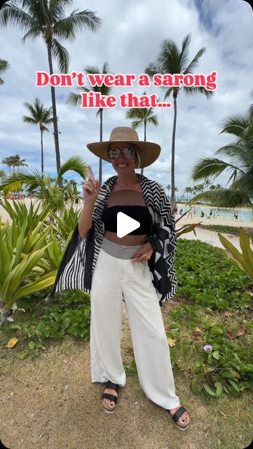 Monica D 🌺 Hawaii 🏖 Beach on Instagram: "I bet you didn’t know you can do this !
*
Here’s a fun fashion hack how to make a cute summer top from a sarong and a necklace!
*
Another fun idea to repurpose your garments when you are traveling light! You can wear this top with nice trousers to dinner and look very chic, no one will know it’s a sarong / pareo . You can use a scarf for this as well.
*
Hang the sarong over your necklace, about half way , make sure the necklace is strong enough to handle the weight of the sarong ( you can also use a string or a thin ribbon if you don’t want to use a necklace). Roll up the outside part of the sarong in your fingers and tie it on your neck. Fold over the part that is hanging until you reach the desired length and tie ends on the back. You can tuck i Different Ways To Tie A Sarong, Sarong Outfit Ideas, How To Wear A Sarong, Necklace Roll, Sarong Outfit, How To Tie A Sarong, Tie Ideas, Cute Summer Tops, Beach Sarong