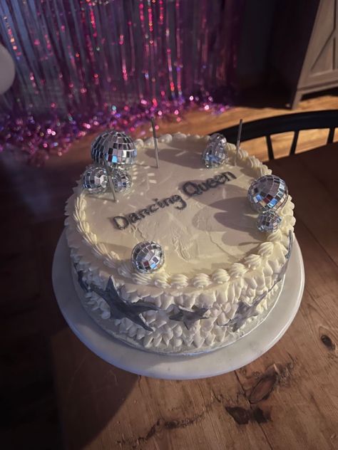 Disco Ball Birthday Cake Ideas, Birthday Cakes Disco Ball, Birthday Inspo Cake, Star Birthday Cake Aesthetic, Light Blue And Silver Party Decorations, 17 Birthday Party Aesthetic, Birthday Cake Dance Theme, Disco Cake Aesthetic, Disco Ball Bday Cake