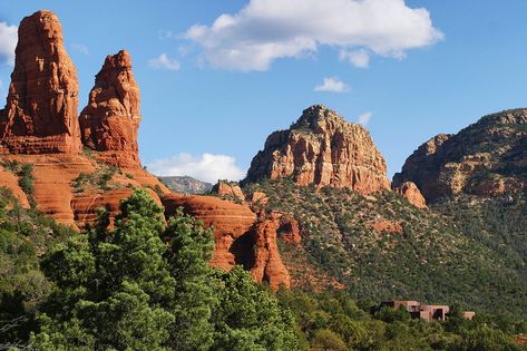 Sedona Day Trip Itinerary and Drive from Phoenix to Flagstaff - Top Places to See in Arizona Things To Do In Sedona, Slide Rock State Park, Oak Creek Canyon, Arizona Vacation, Visit Arizona, Arizona Road Trip, The Exit, Valley Road, Montezuma