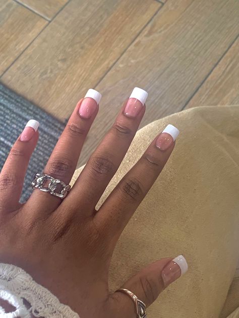 white french tips Classic French Tip Acrylic Nails Square, Short Classic French Tip Nails, Chunky White French Tip Nails, French Tip Acrylic Nails Y2k, 90s Nails French Tips, French Nails 2000s Style, 2000s French Tip Nails Short, French Nails Design Short, Y2k French Tip Nails Short