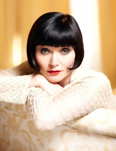 Essie Davis Miss Fisher Fashion, Winter Celebrities, Essie Davis, Jack Robinson, Phryne Fisher, Miss Fisher, Vanity Fair Magazine, Really Short Hair, Louise Brooks