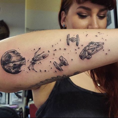 A great Star Wars battle scene by @amzkelso 🖤#starwars #starwarsart #blackandgreytattoo #blackink #starwarstattoo #starwarstattoos… Millennium Falcon Tattoo, Star Wars Tattoo Ideas, Star Wars Tattoo Sleeve, Tattoos For Women On Thigh, Outer Space Tattoos, Star Trek Tattoo, Falcon Tattoo, Female Tattoos, Men Tattoos