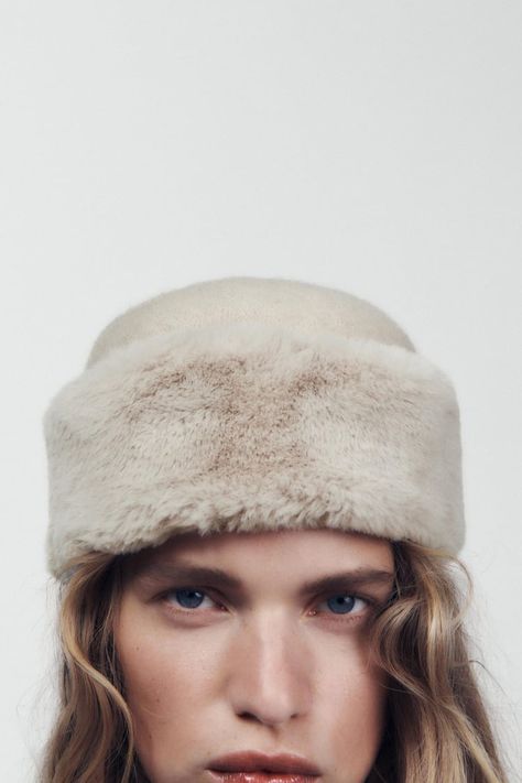 Zara Hats, Winter Fur Hat, Faux Fur Hat, Model Test, Cashmere Beanie, Street Style Outfits Men, Fur Hat, Outfit Inspo Fall, Street Style Outfit