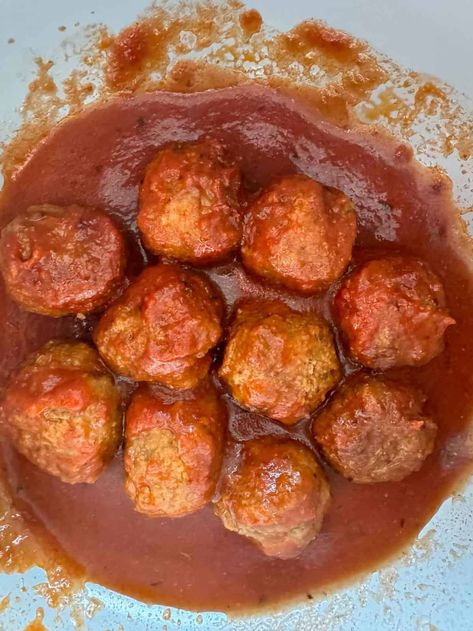 Small Batch Meatball Subs Easy Meatball Subs, Tomato Sauce For Meatballs, Meatball Seasoning, Easy Meatball, Vegetarian Meatballs, Meatball Sliders, Toast In The Oven, Meatball Subs, Meatballs Easy