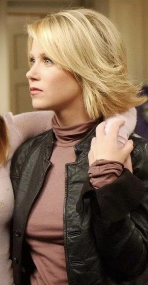 Bobs Haircuts 2024, Christina Applegate Hair, Martha Stewart Hair, Hairstyles 2024, Christina Applegate, Wavy Bob Hairstyles, Modern Haircuts, Long Bob Haircuts, Medium Short Hair