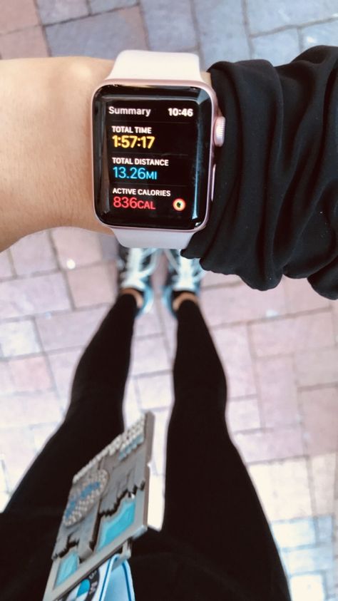 half marathon pace Olympic Triathlon Training Plan, Marathon Pictures, Triathlon Training Plan, Olympic Triathlon, Marathon Inspiration, Half Marathon Training Schedule, Apple Watch Fitness, Beginner Running, Running Half Marathons