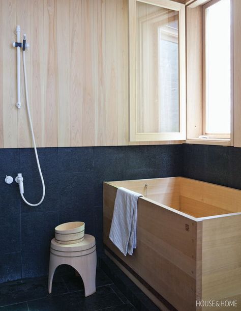 A custom-made tub clad in hinoki cypress lends a Japanese onsen-like feel to the principal bathroom and picks up on the warm tones of the wood walls and ceiling. | Photographer: Ashley Capp | Designer: John Baker and Juli Daoust-Baker Japanese Bathroom Design, Asian Bathroom, Japanese Bathroom, Cabin Chic, Japanese Bath, Scandinavian Style Home, Guest Cabin, Pinterest Design, Asian Homes