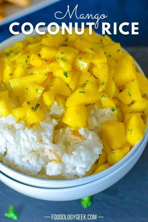 Sticky Rice With Mangoes is made of fragrant sticky rice cooked in coconut milk, served with freshly chopped mangoes. This recipe is easy and delicious. Cocunut Rice, Thai Coconut Rice, Coconut Milk Dessert, Coconut Sticky Rice, Jasmine Rice Recipes, Korean Recipe, Coconut Rice Recipe, Wine Butter, Mango Sticky Rice