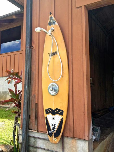 Small Things Bright and Beautiful: What Can You Do With Old Surfboards - 2 Repurposed Surfboard Ideas, Diy Surfboard, Decoration Surf, Deco Surf, Outside Showers, Surfboard Decor, Garden Shower, Surf Decor, Surfboard Art