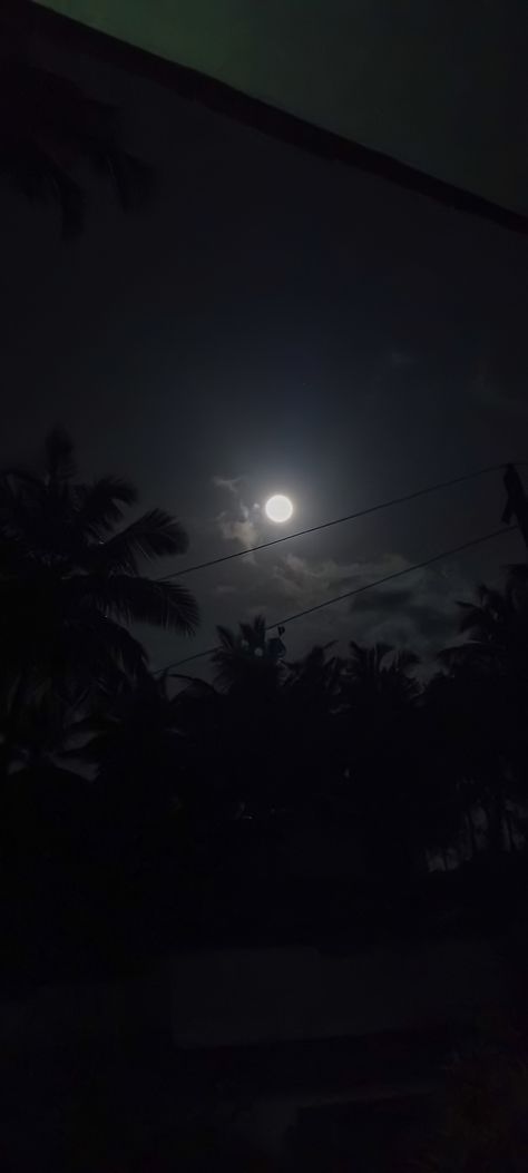 Kojagiri Purnima Moon Photography, Kojagiri Purnima Moon, Today's Moon Pic In India, Kojagiri Purnima Photo, Full Moon With Clouds, Light And Shadow Photography, Moon Images, Moon Clouds, Moon Shadow