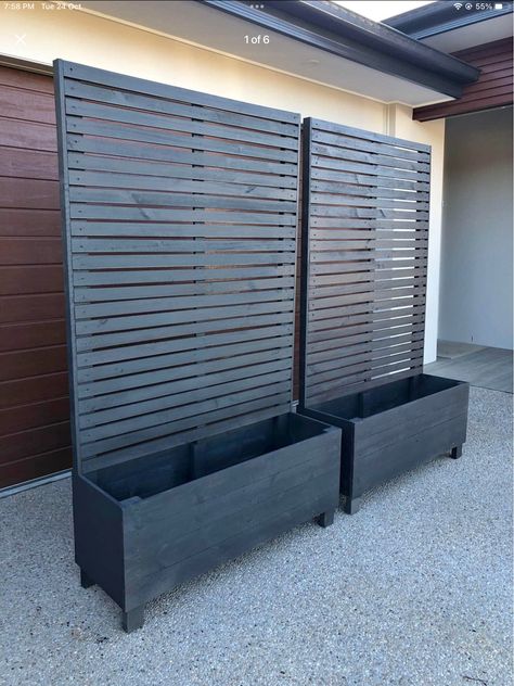 Garden Wall Divider, Black Privacy Wall On Deck, Privacy Walls On Deck, Fence Divider Ideas, Outdoor Wall Divider Ideas, Privacy Wall Decorating Ideas, Exterior Privacy Wall, Deck Privacy Screen Ideas, Outside Privacy Wall Ideas