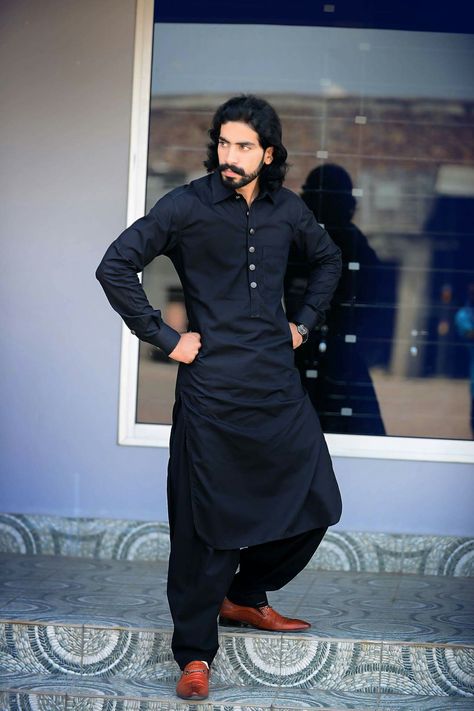 Pathan Suit Men, Pathani For Men Design New, Patani Kurta Men, Kurta Designs Pakistani, Pathani Kurta For Men, Black Shalwar Kameez, Kurta Pajama Design, Pathani For Men, Pajama Design