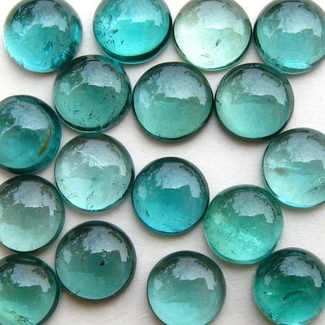 Photo Vert Turquoise, Inspiring Things, Shades Of Teal, Shades Of Turquoise, Thomas Kinkade, Blue Tourmaline, Aqua Turquoise, Bleu Turquoise, Water Droplets