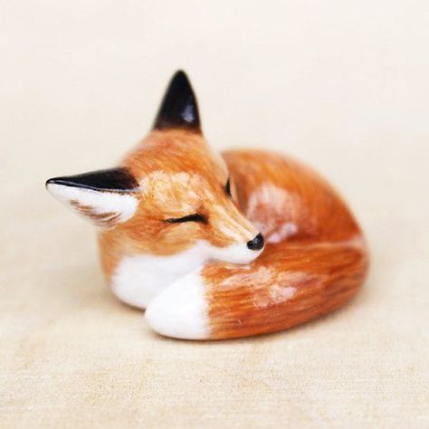 Ceramic Fox Sculpture, Small Animal Sculptures, Small Clay Animals, Clay Fox, Fuchs Baby, Diy Keramik, Fox Figurine, Clay Bird, Trend Clothes