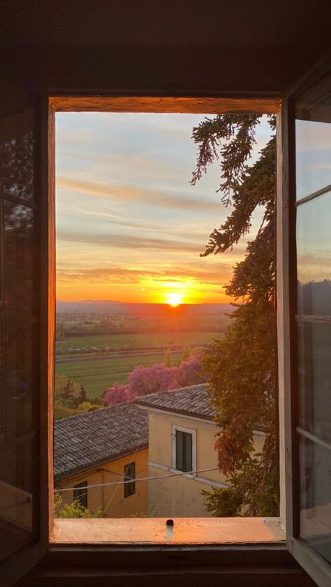 Italy Window View, Italian Apartment, Window Paintings, Window Views, Summer Window, Paris Look, Abstract Landscapes, Window View, Window Painting