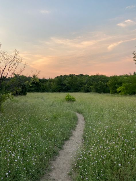 Nature Astethic, Spring Morning, Pretty Landscapes, Spring Aesthetic, The Cottage, Nature Aesthetic, Pretty Places, Green Aesthetic, Flowy Dress