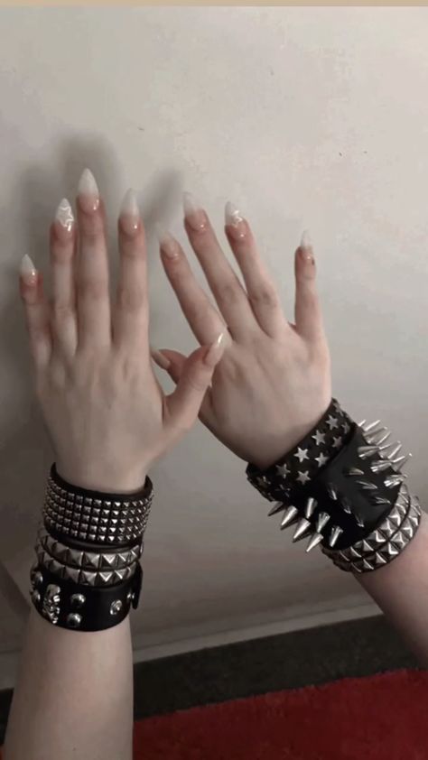 Metal Head Jewelry, Punk Bracelets Aesthetic, Punk Rock Accessories, Punk Core Aesthetic, Spikes Aesthetic, Emo Jewellery, Accesorios Dark, Emo Bracelets, Studded Jewellery