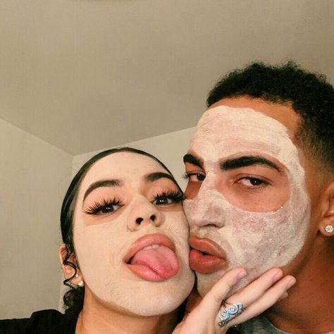 Couple Vsco Pics, Couple Skincare Goals, Couple Selfie Ideas Instagram, Couple Facemask, Couple Mirror Selfie Ideas, Couple Skincare, Couples Food, Photos Couple Mignon, Sunset Food