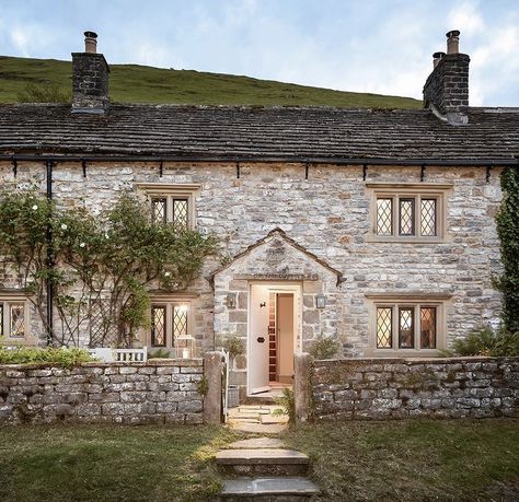 Ivy Cottage, Luxury Cottages, Boutique Retreats, Cornwall Cottages, Cotswolds Cottage, England Countryside, English Cottages, English Country Cottage, Stone Cottages