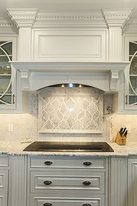 Popular Backsplash, Oven Hood, Stove Backsplash, Diy Backsplash, French Country Kitchens, Kitchen Backsplash Designs, Backsplash Kitchen, Kitchen White, Backsplash Designs