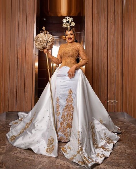 10 Absolutely Gorgeous Calabar Attire for Brides: Where Elegance Meets Tradition in 2024 Calabar Traditional Attire, Shweshwe Wedding Dresses, Traditional Nigerian Wedding, African Traditional Wedding Dress, Bride Attire, South African Fashion, Traditional Wedding Attire, Kaftan Designs, African Traditional Wedding