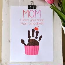 Mothers Day Crafts Preschool, Easy Mother's Day Crafts, Diy Mother's Day Crafts, Mother's Day Projects, Handprint Gifts, Free Printable Crafts, Footprint Crafts, Moms Crafts, Handprint Craft