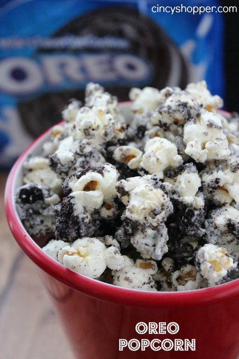 12 Holiday Recipes | Popcorn Recipes | Holiday Recipes | Popcorn Recipes Sweet | Foods for Gifts | Popcorn Recipes Sweet | Foods for Gift Giving | Homemade Food Gifts | Homemade Food Gifts Easy | Recipes for Popcorn | You'll love these fun popcorn recipes on Six Clever Sisters. These make great foods for gifting this holiday season! Oreo Popcorn, Popcorn Treats, Hashbrown Casserole, Oktoberfest Party, Dinner Side, Popcorn Recipes, Cracker Barrel, Yummy Sweets, Snack Mix